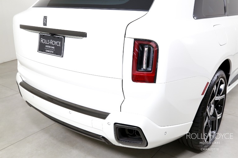 New-2027-Rolls-Royce-Black-Badge-Cullinan