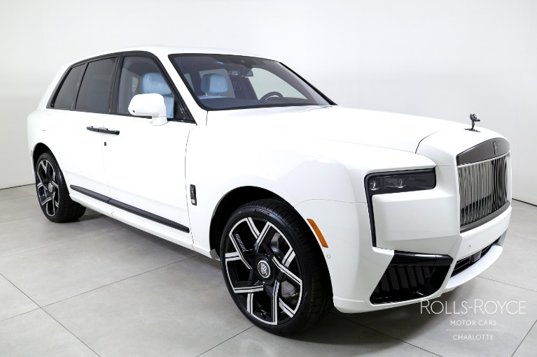 New-2027-Rolls-Royce-Black-Badge-Cullinan