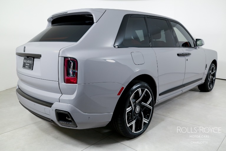 New-2027-Rolls-Royce-Black-Badge-Cullinan