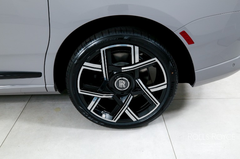New-2027-Rolls-Royce-Black-Badge-Cullinan