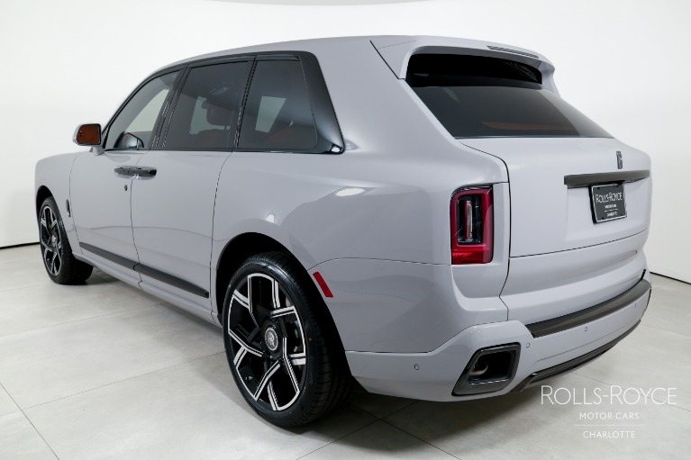 New-2027-Rolls-Royce-Black-Badge-Cullinan