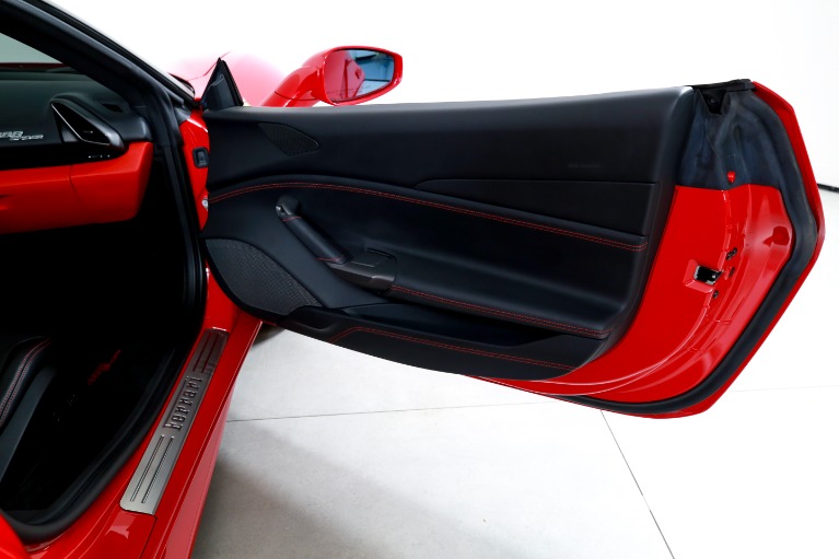 Used-2018-Ferrari-488-Spider