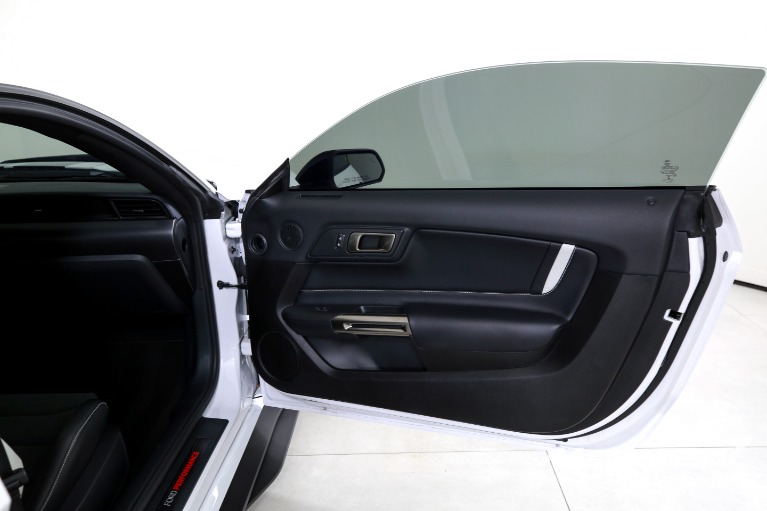 Used-2021-Ford-Mustang-Shelby-GT500
