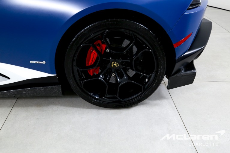 Used-2017-Lamborghini-Huracan-LR-610-4-AVIO-63