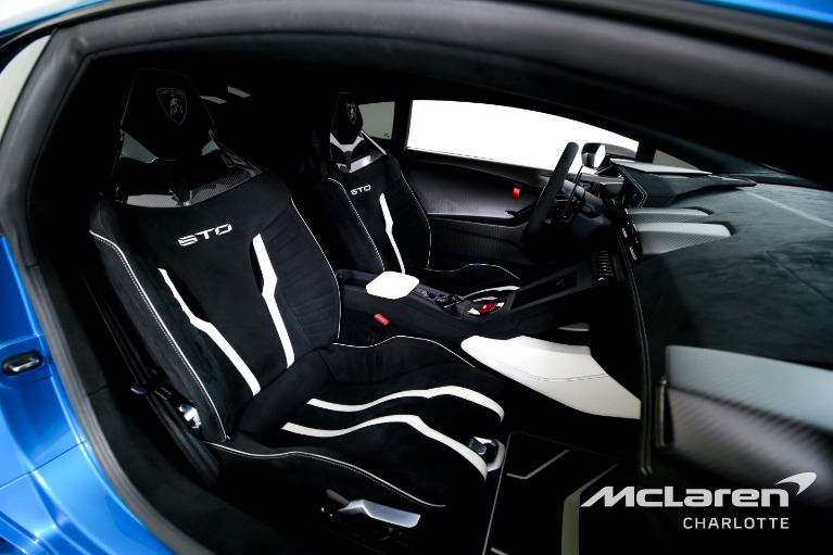 Used-2022-Lamborghini-Huracan-STO