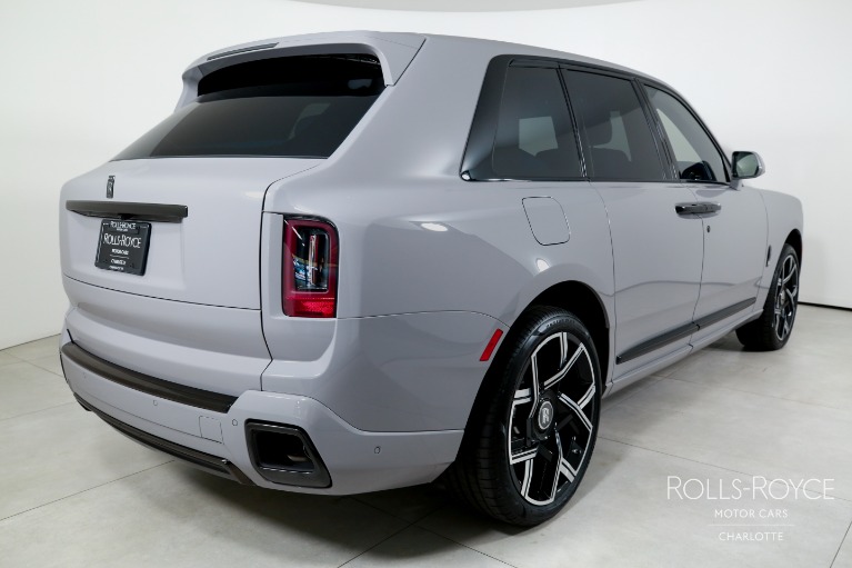 New-2027-Rolls-Royce-Black-Badge-Cullinan