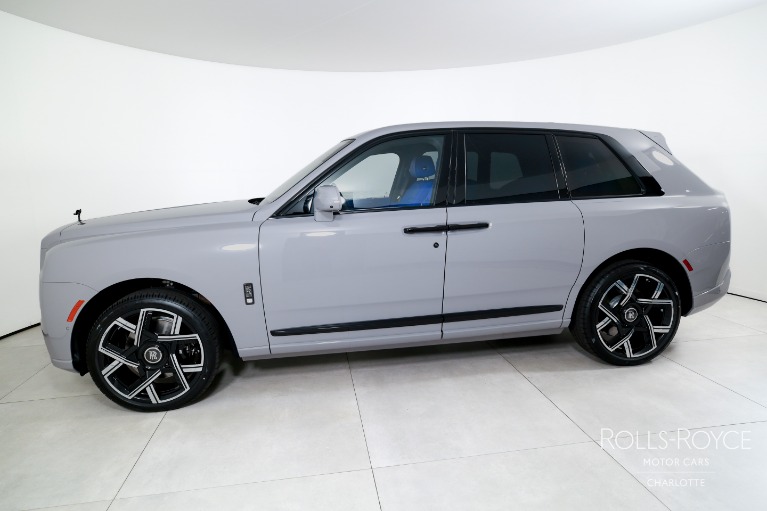 New-2027-Rolls-Royce-Black-Badge-Cullinan
