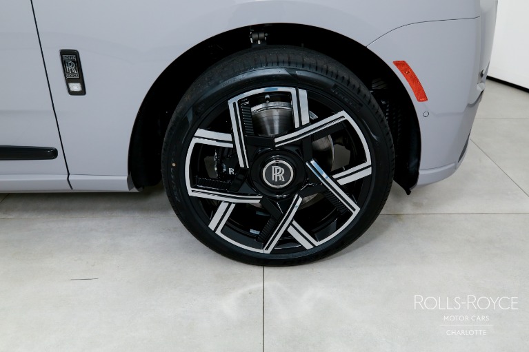 New-2027-Rolls-Royce-Black-Badge-Cullinan