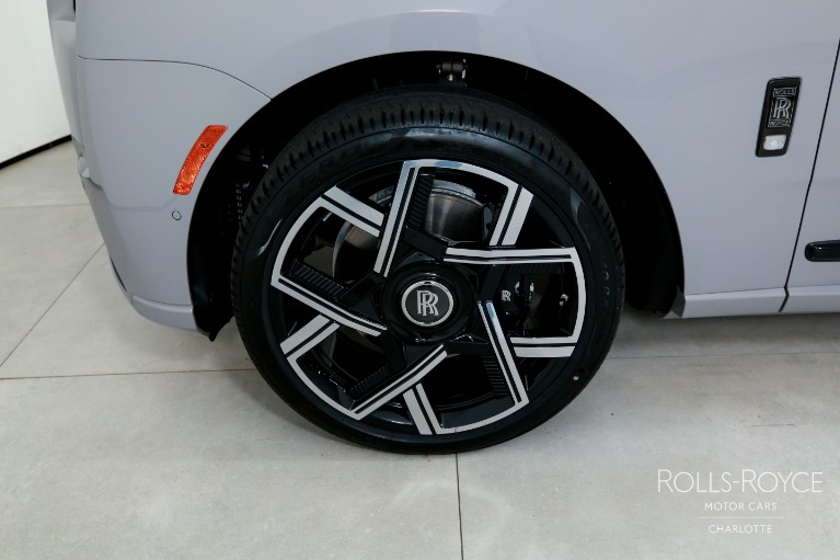 New-2027-Rolls-Royce-Black-Badge-Cullinan