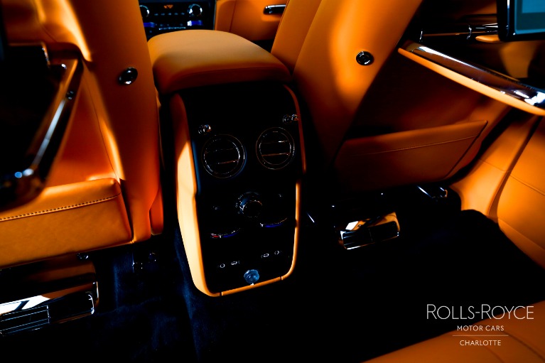 New-2027-Rolls-Royce-Black-Badge-Cullinan