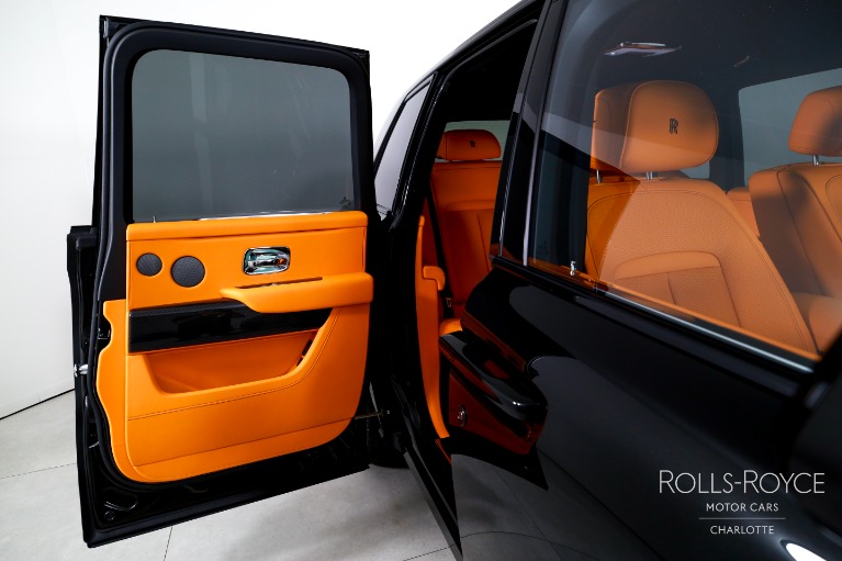 New-2027-Rolls-Royce-Black-Badge-Cullinan