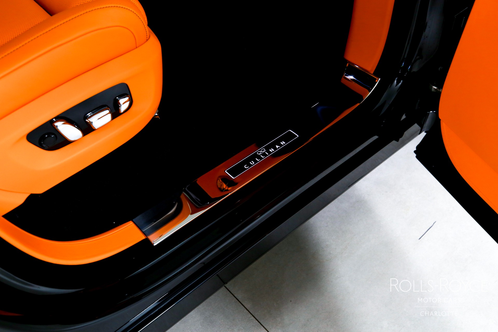 New 2027 Rolls-Royce Black Badge Cullinan  | Charlotte, NC
