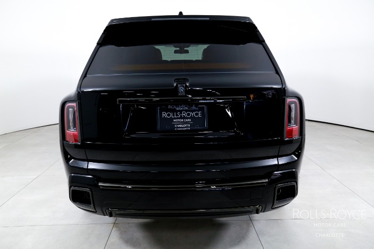 New-2027-Rolls-Royce-Black-Badge-Cullinan