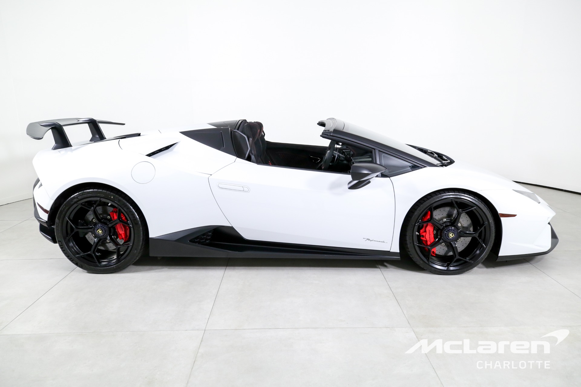 Used 2018 Lamborghini Huracan LP 640-4 Performante Spyder | Charlotte, NC