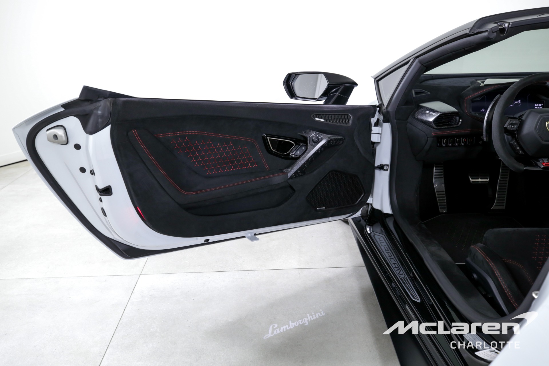 Used 2018 Lamborghini Huracan LP 640-4 Performante Spyder | Charlotte, NC