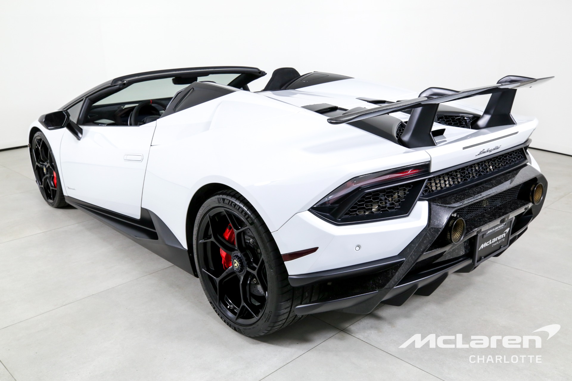 Used 2018 Lamborghini Huracan LP 640-4 Performante Spyder | Charlotte, NC