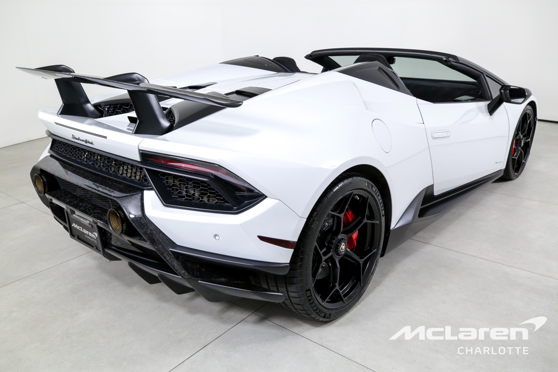 Used 2018 Lamborghini Huracan LP 640-4 Performante Spyder | Charlotte, NC
