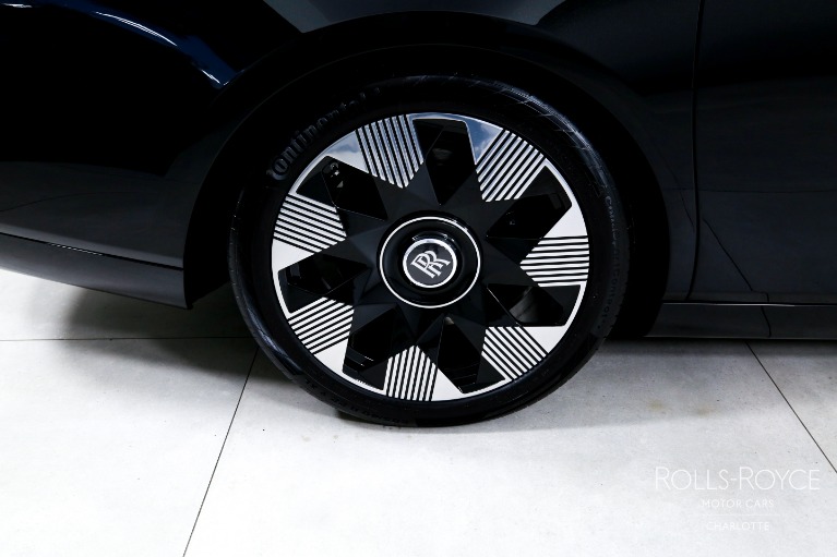 New-2027-Rolls-Royce-Phantom
