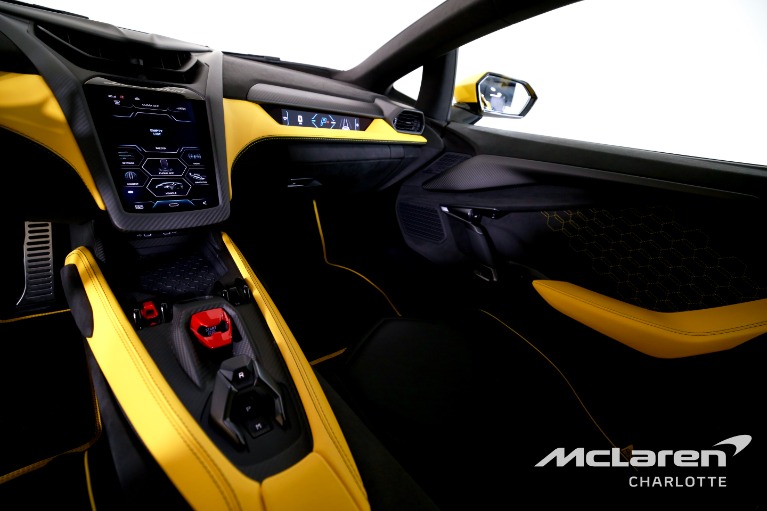 Used-2025-Lamborghini-Revuelto