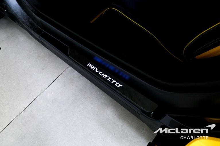 Used-2025-Lamborghini-Revuelto