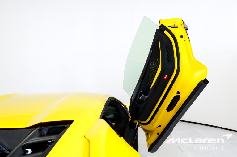 Used-2025-Lamborghini-Revuelto