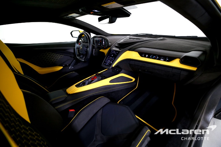 Used-2025-Lamborghini-Revuelto