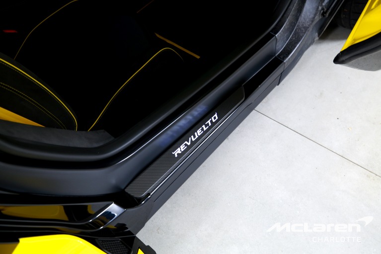 Used-2025-Lamborghini-Revuelto