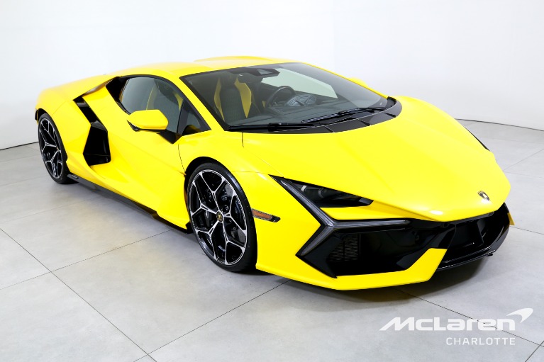 Used-2025-Lamborghini-Revuelto