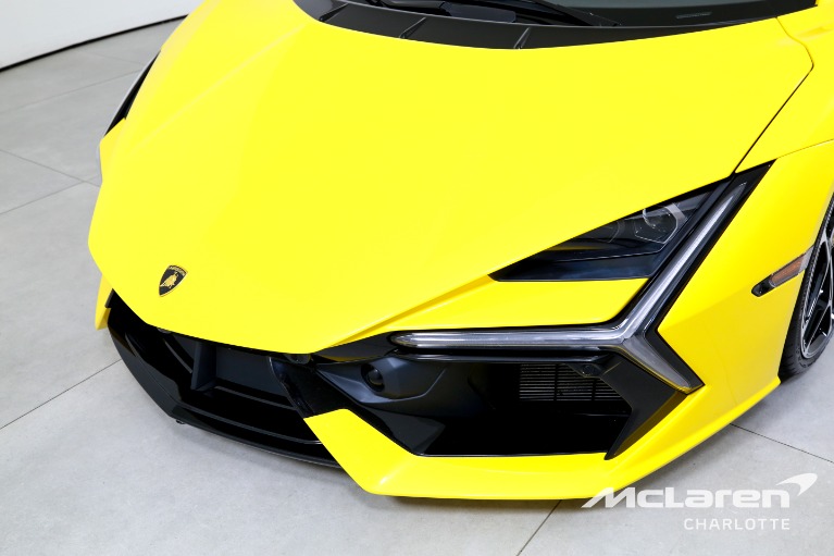 Used-2025-Lamborghini-Revuelto