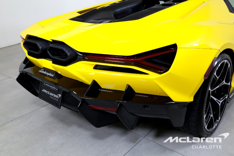 Used-2025-Lamborghini-Revuelto