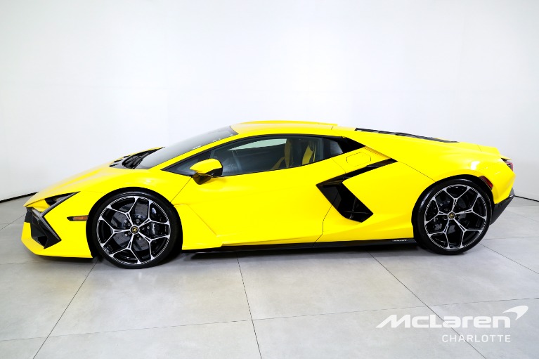 Used-2025-Lamborghini-Revuelto
