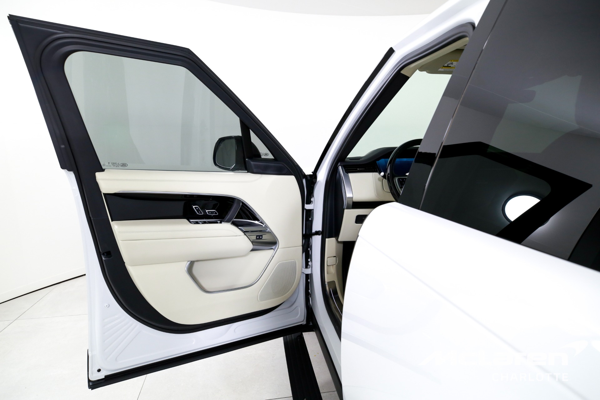 Used 2025 Land Rover Range Rover P400 SE | Charlotte, NC