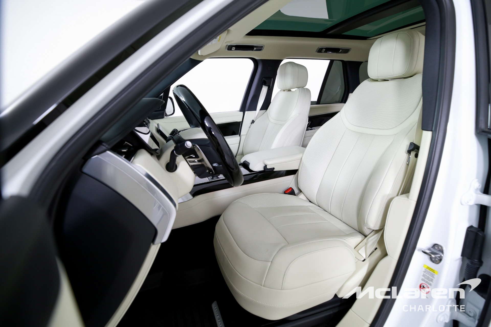 Used 2025 Land Rover Range Rover P400 SE | Charlotte, NC