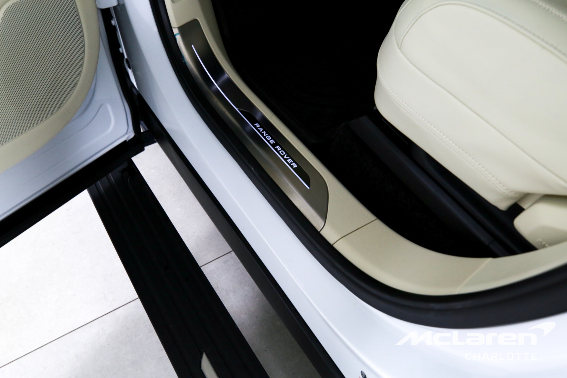 Used 2025 Land Rover Range Rover P400 SE | Charlotte, NC