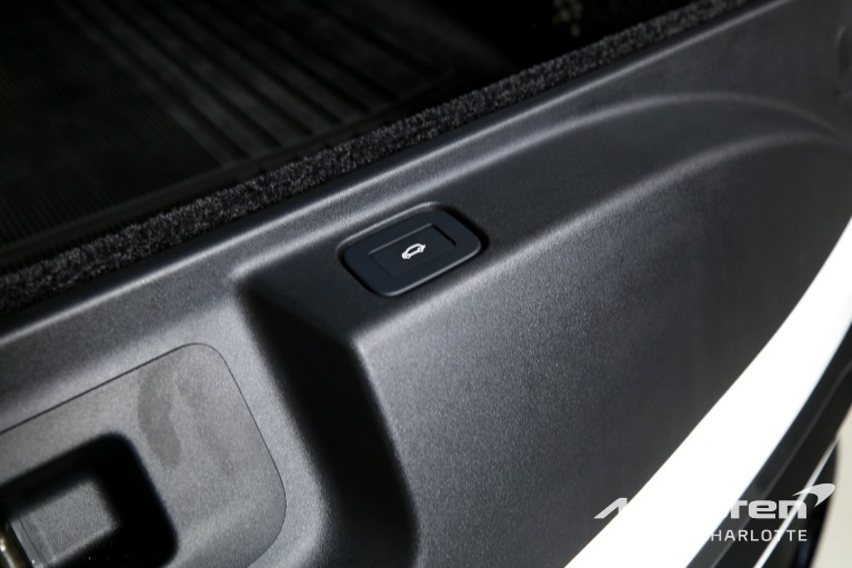 Used-2025-Land-Rover-Range-Rover-P400-SE