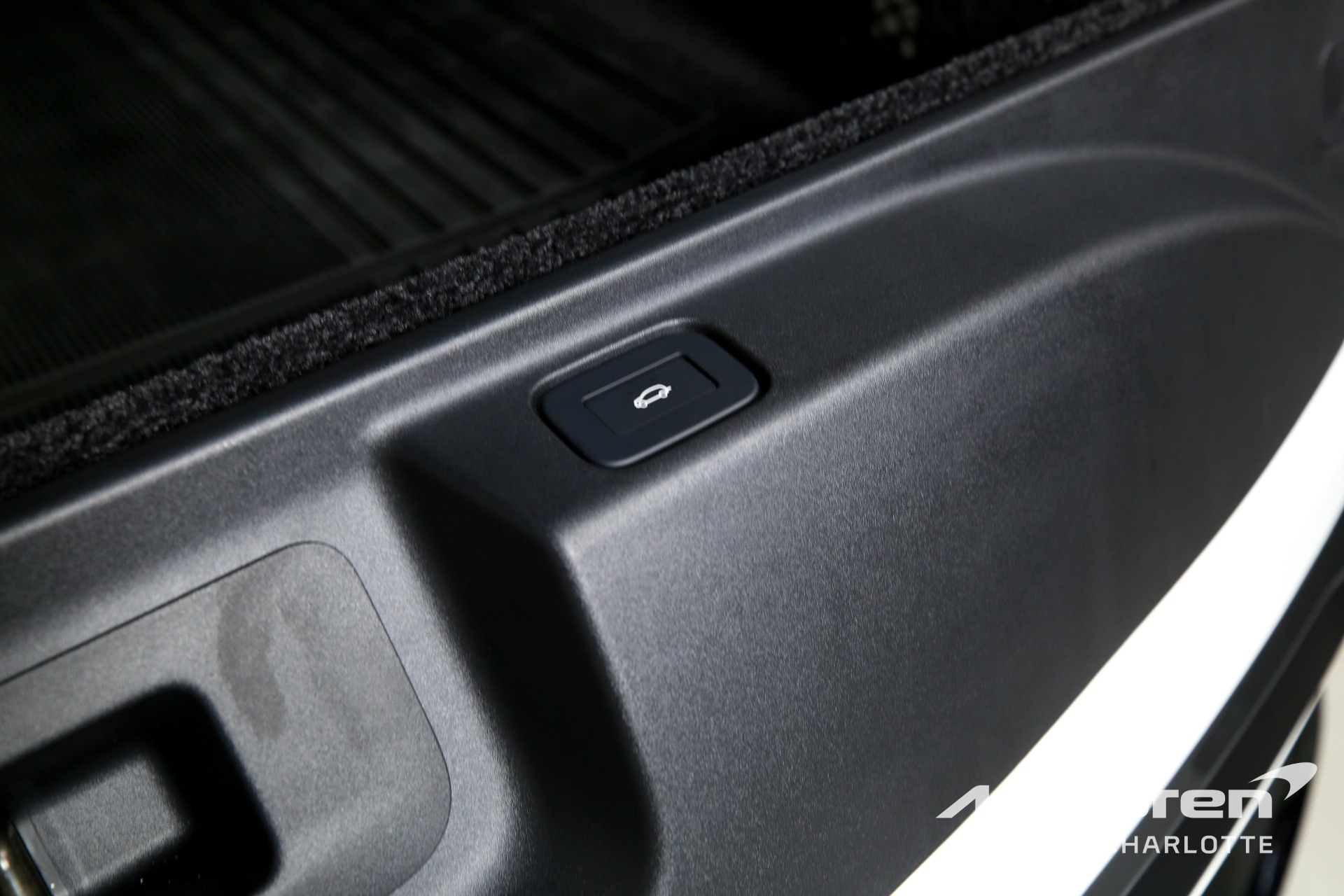 Used 2025 Land Rover Range Rover P400 SE | Charlotte, NC