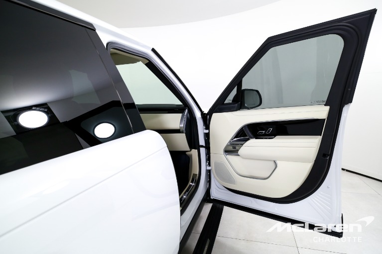 Used-2025-Land-Rover-Range-Rover-P400-SE