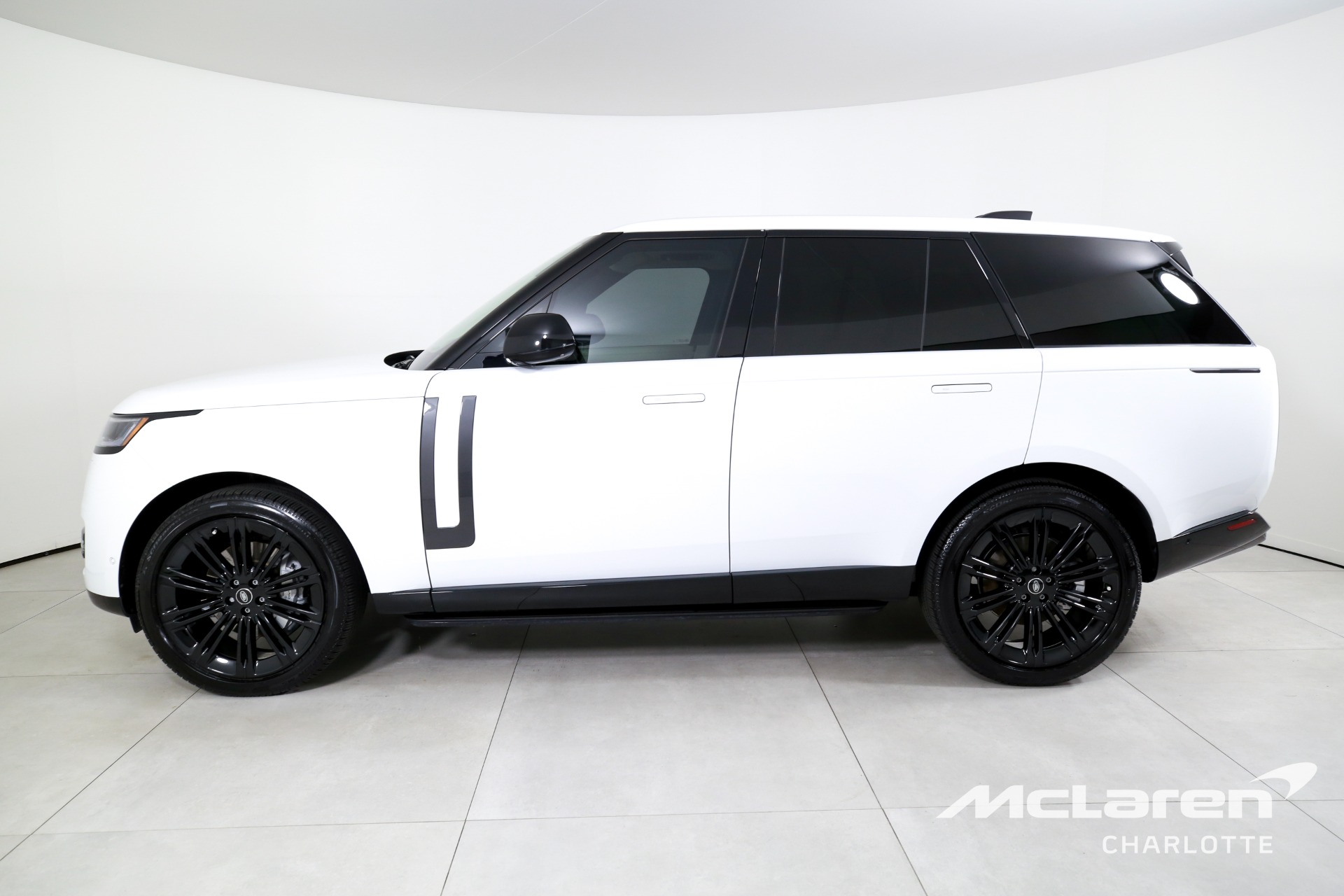 Used 2025 Land Rover Range Rover P400 SE | Charlotte, NC