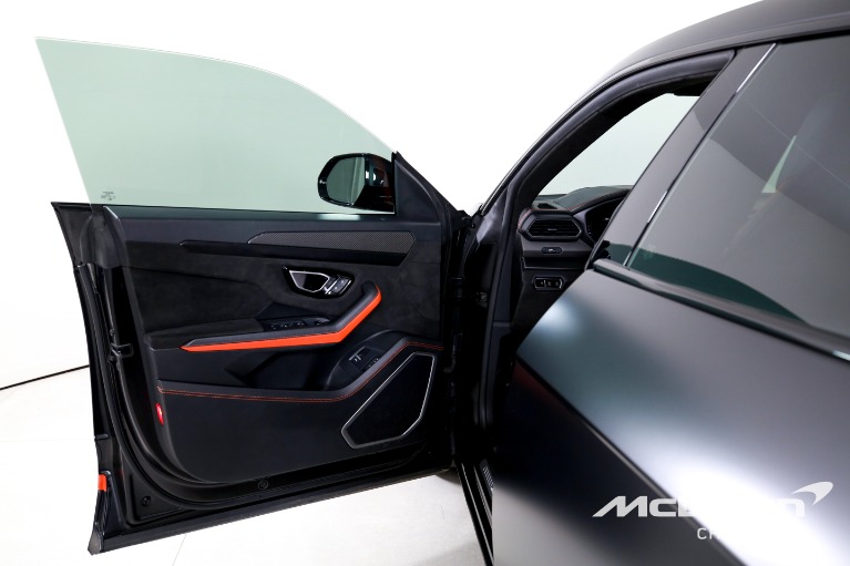 Used-2022-Lamborghini-Urus