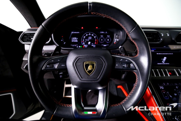 Used-2022-Lamborghini-Urus