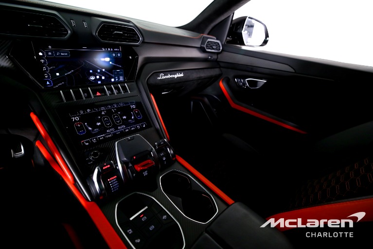 Used-2022-Lamborghini-Urus