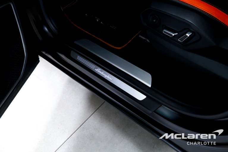 Used-2022-Lamborghini-Urus