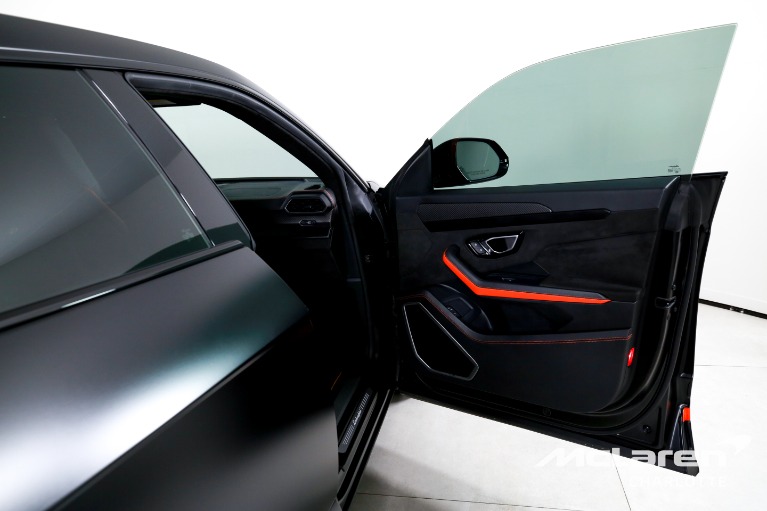 Used-2022-Lamborghini-Urus