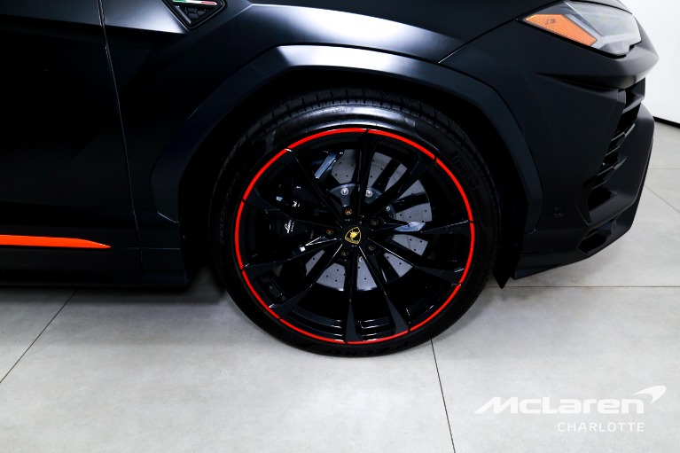 Used-2022-Lamborghini-Urus