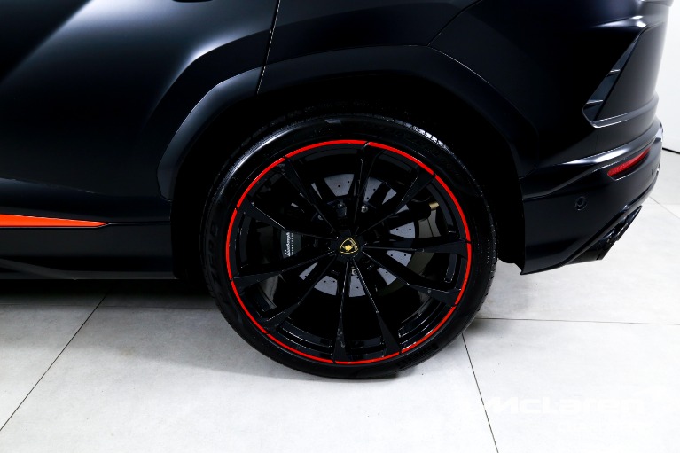 Used-2022-Lamborghini-Urus
