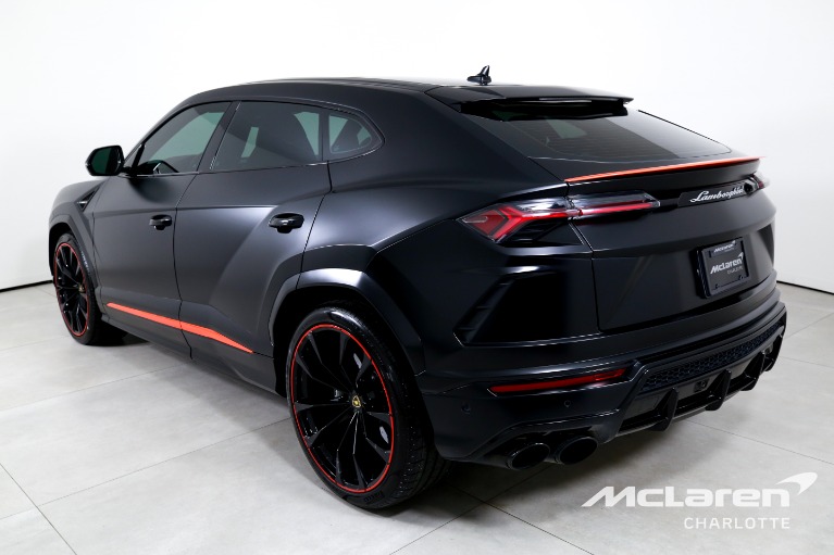 Used-2022-Lamborghini-Urus