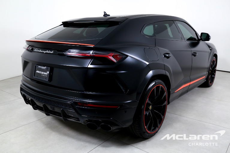 Used-2022-Lamborghini-Urus