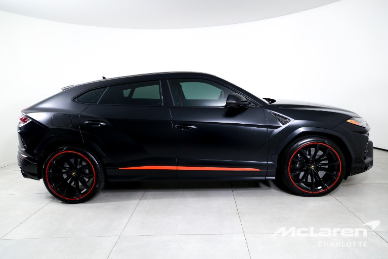 Used-2022-Lamborghini-Urus