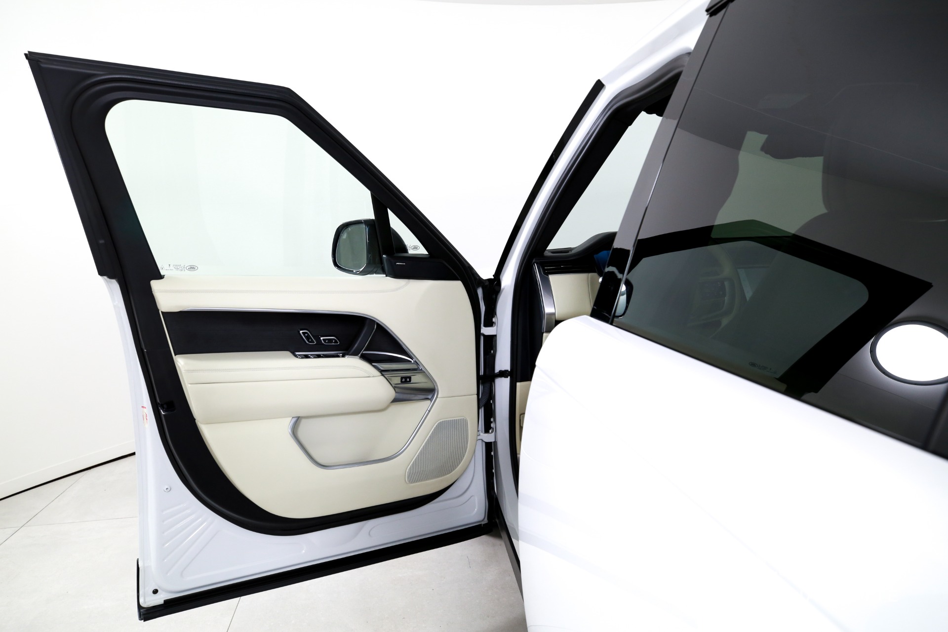 Used 2023 Land Rover Range Rover P530 SE | Charlotte, NC