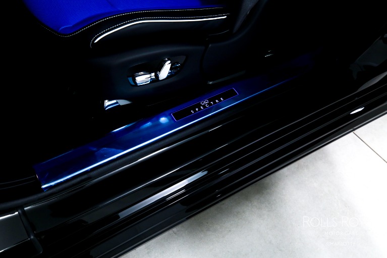 New-2027-Rolls-Royce-Black-Badge-Spectre